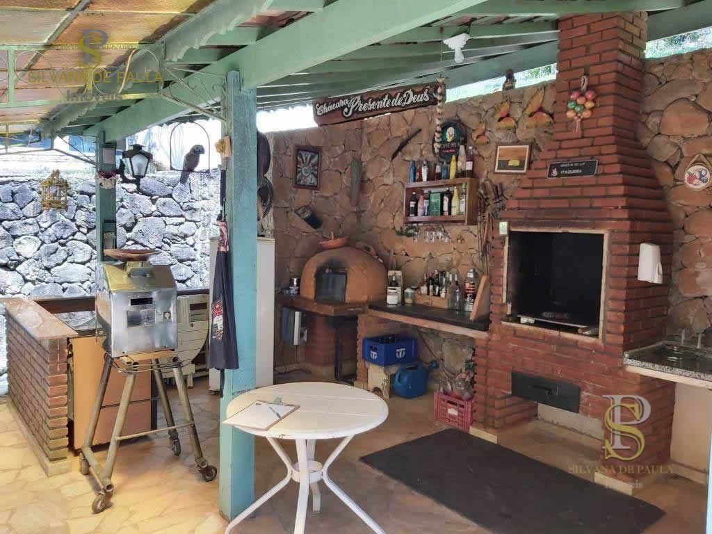 Chácara à venda com 8 quartos, 350m² - Foto 18