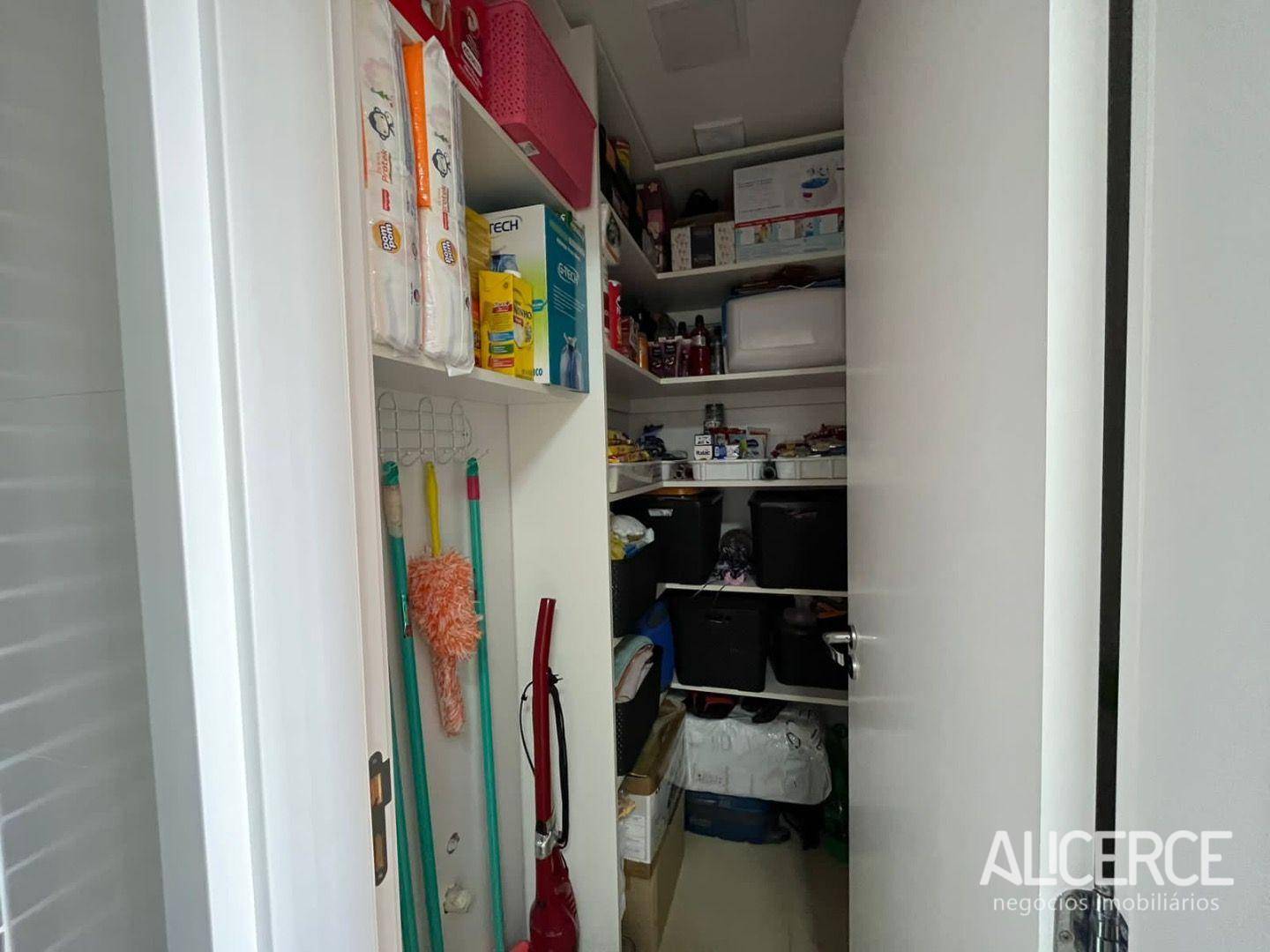 Apartamento à venda com 3 quartos, 119m² - Foto 25