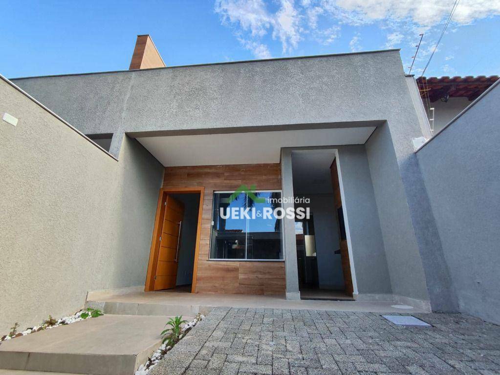 Casa à venda e aluguel com 3 quartos, 87m² - Foto 2