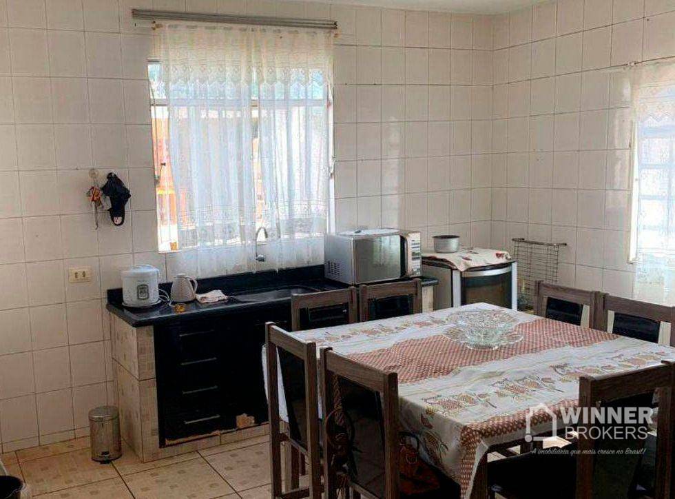 Casa à venda com 4 quartos, 180m² - Foto 2