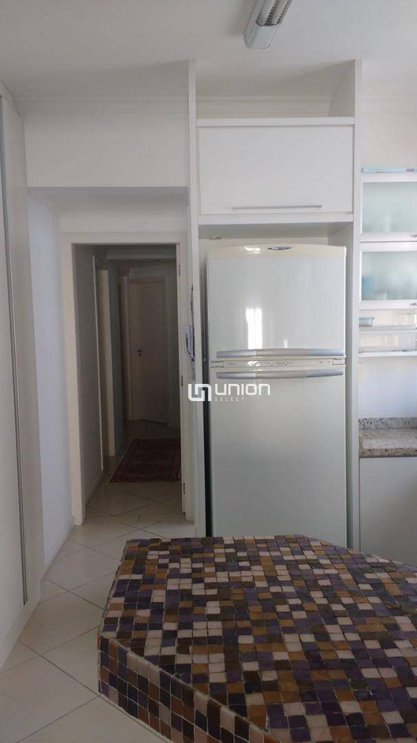 Apartamento à venda com 3 quartos, 96m² - Foto 2