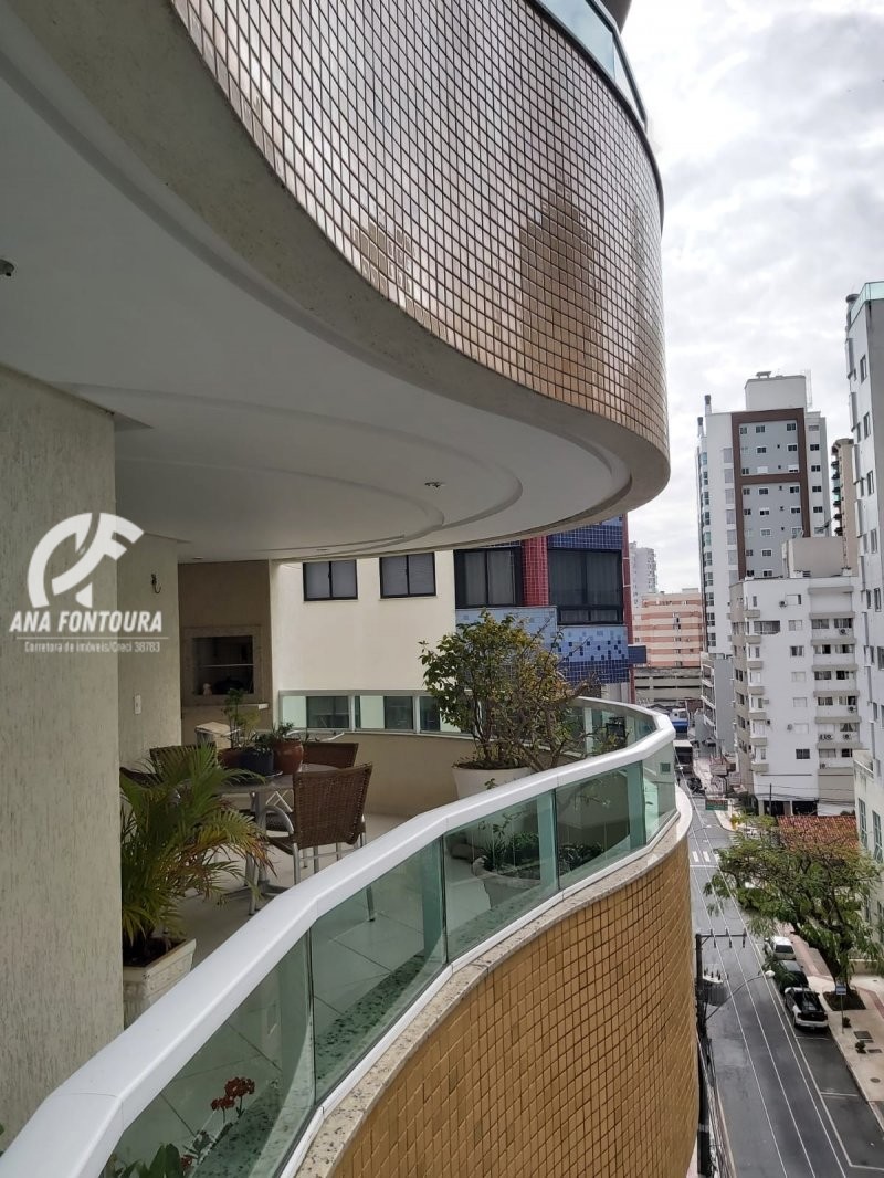 Apartamento à venda com 3 quartos, 140m² - Foto 13