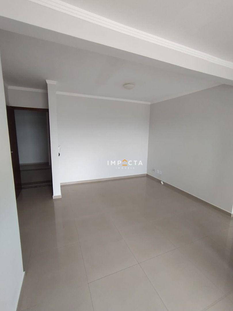 Apartamento à venda com 2 quartos, 65m² - Foto 2