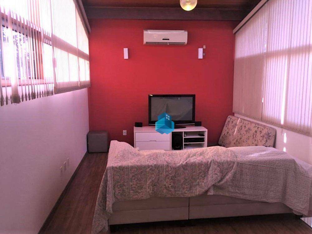 Casa à venda com 3 quartos, 200m² - Foto 15