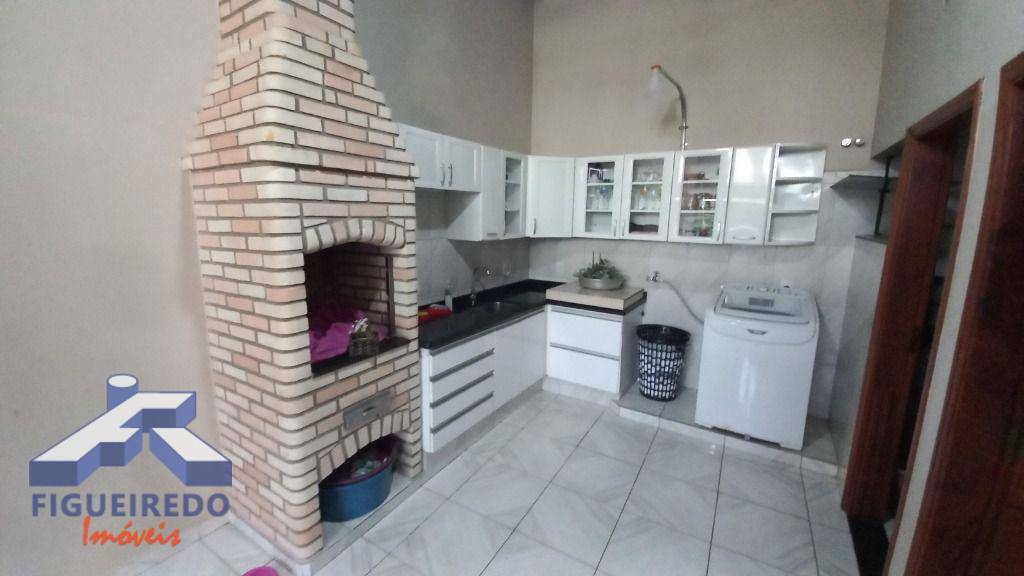 Casa para alugar com 3 quartos, 183m² - Foto 11