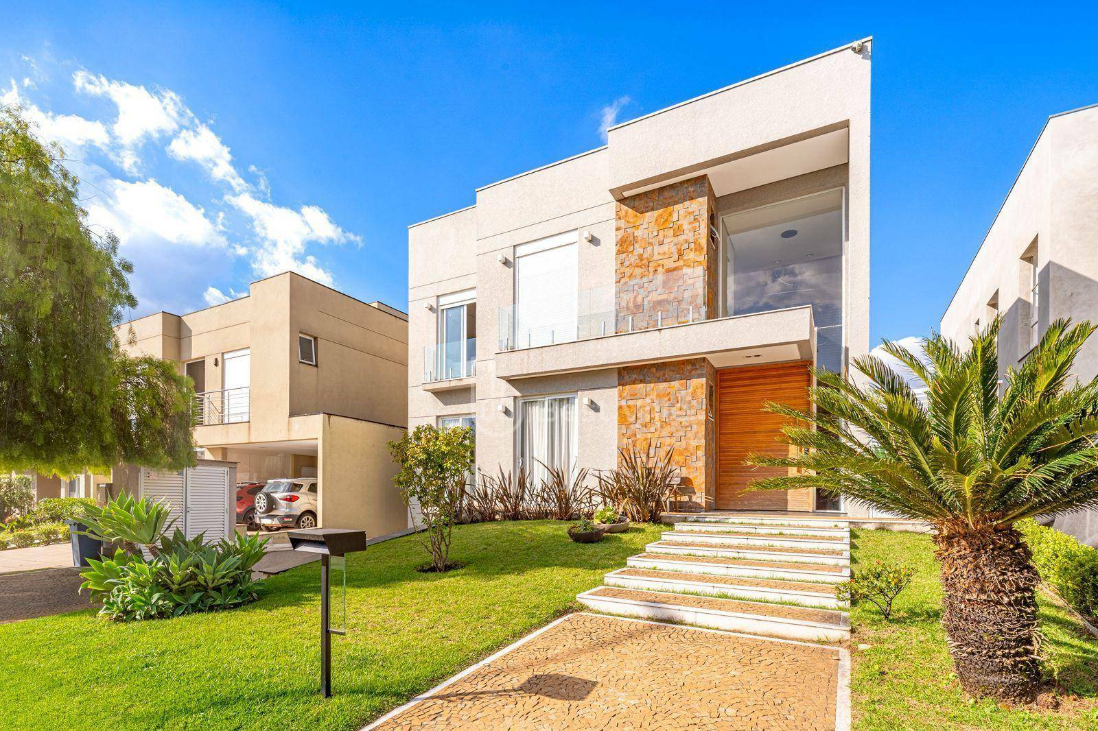 Casa de Condomínio à venda com 4 quartos, 485m² - Foto 2
