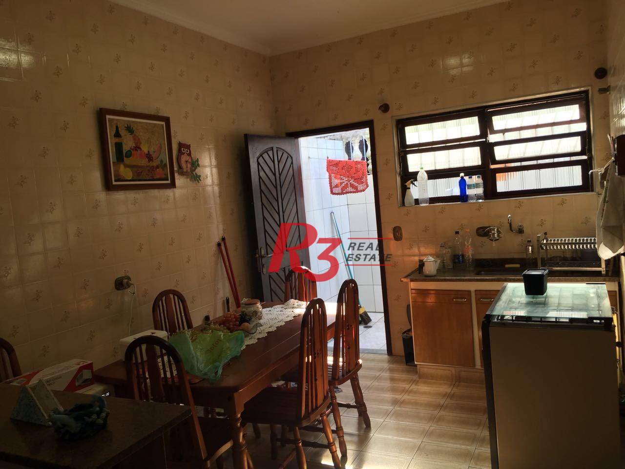 Casa à venda com 2 quartos, 150m² - Foto 3