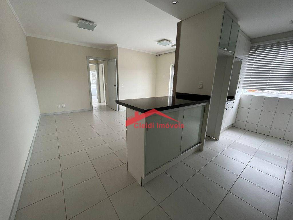 Apartamento à venda e aluguel com 2 quartos, 70m² - Foto 2