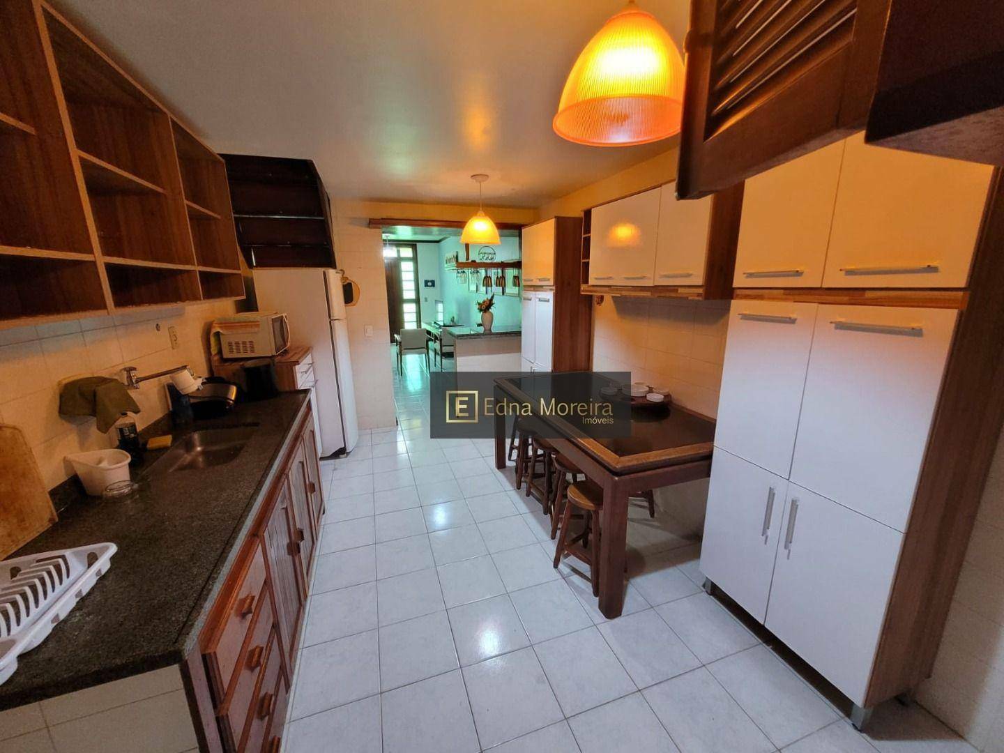 Casa de Condomínio à venda e aluguel com 2 quartos, 140m² - Foto 2