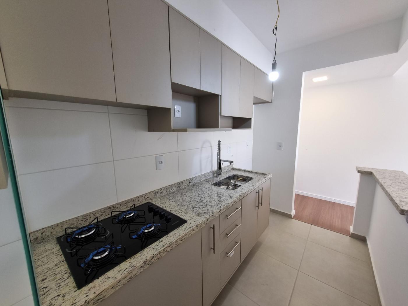 Apartamento à venda com 2 quartos, 67m² - Foto 2