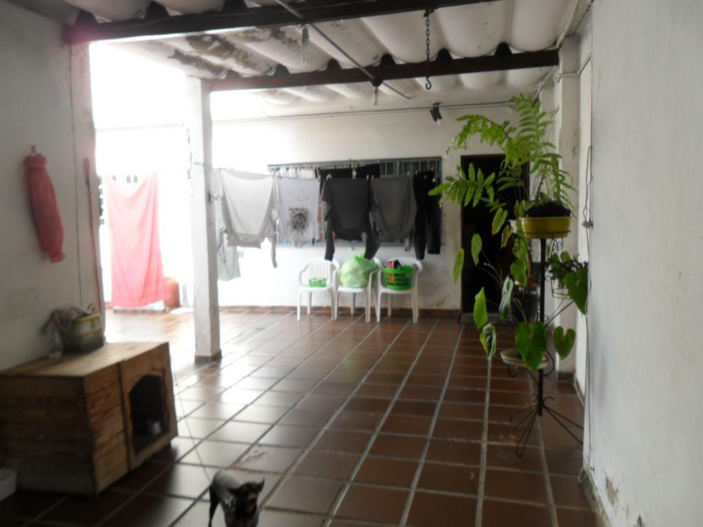 Sobrado à venda com 3 quartos, 100m² - Foto 2