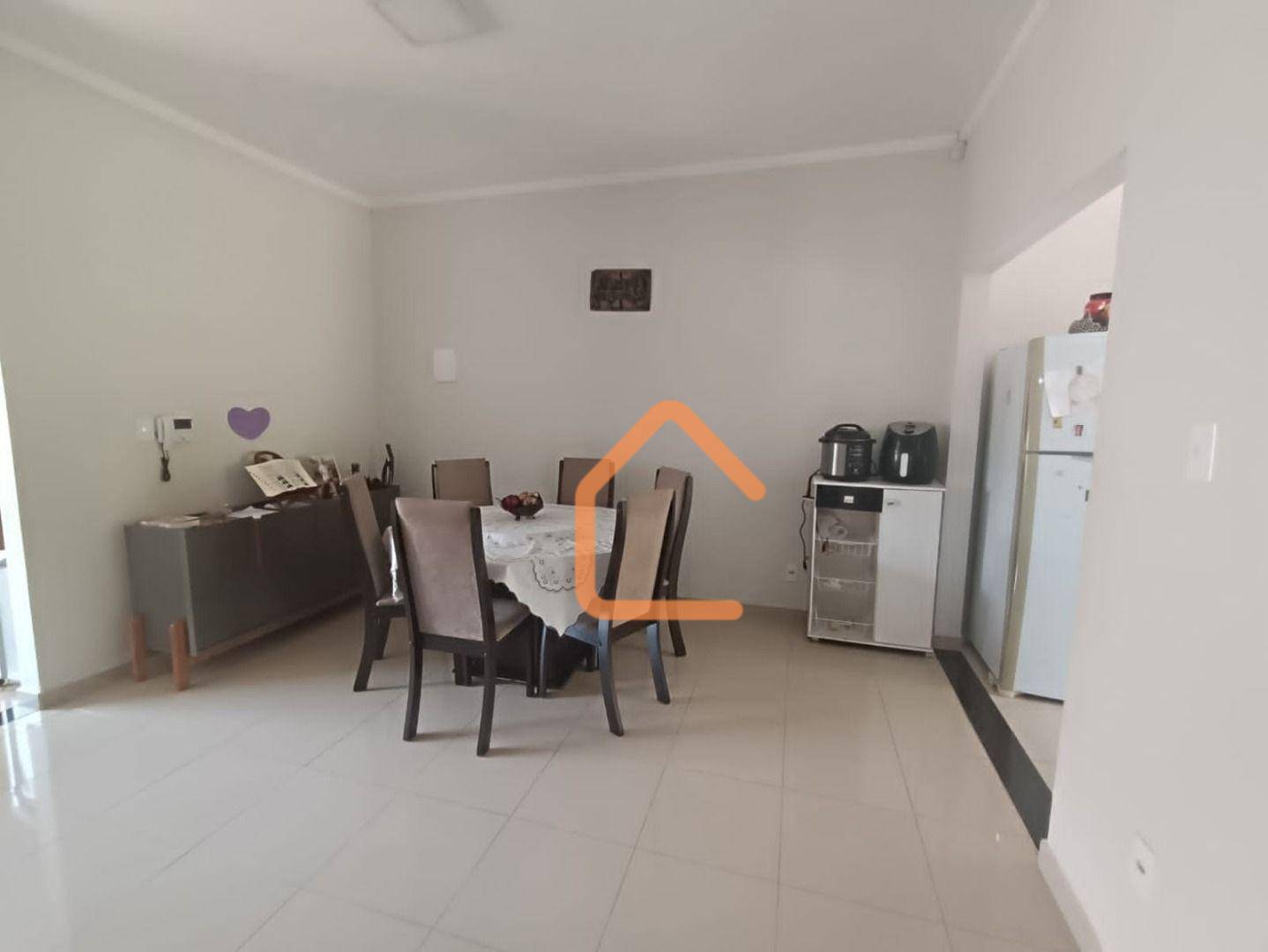 Casa à venda com 3 quartos, 240m² - Foto 5