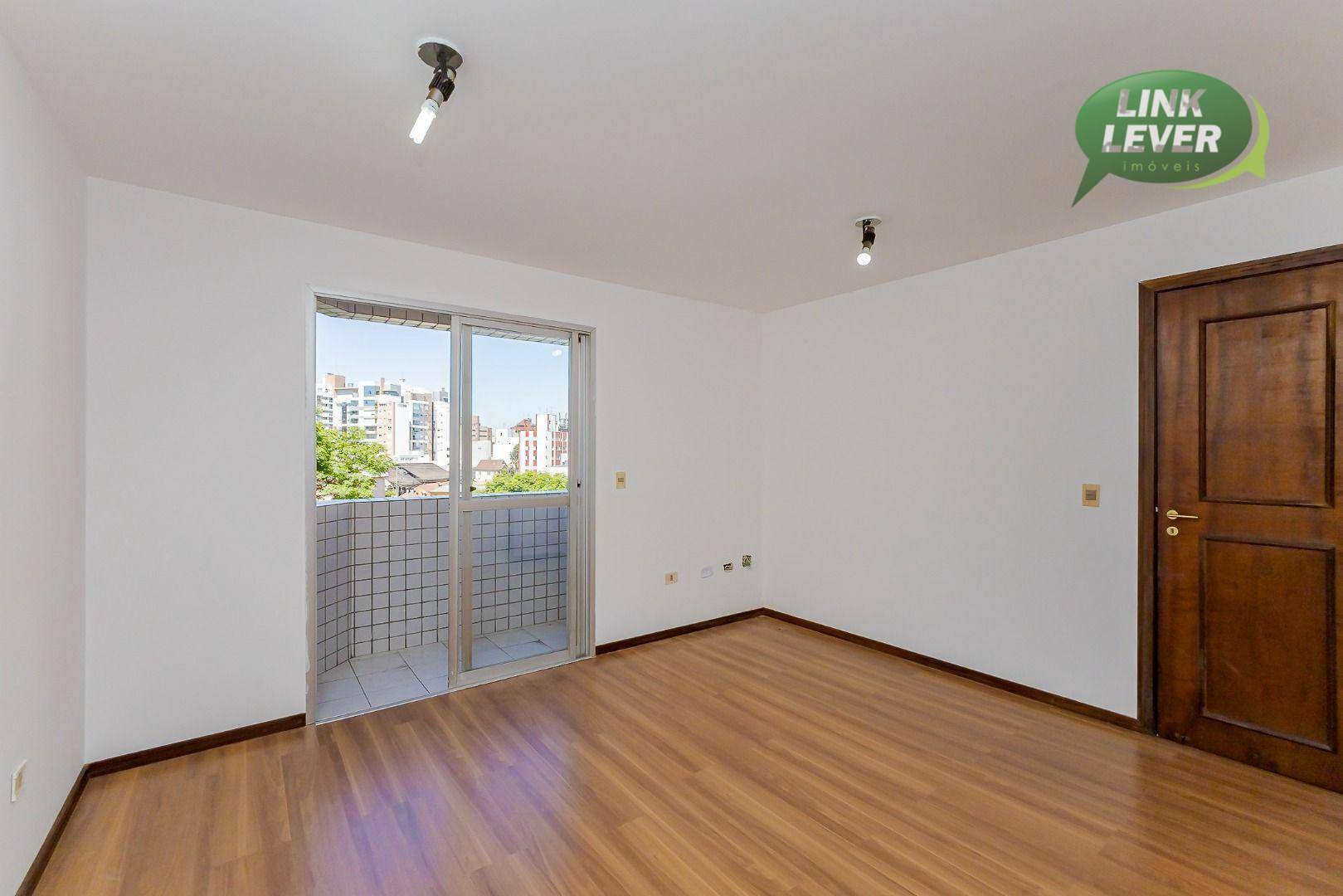 Apartamento à venda com 3 quartos, 61m² - Foto 1