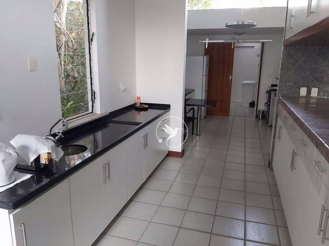 Casa de Condomínio à venda com 3 quartos, 340m² - Foto 13