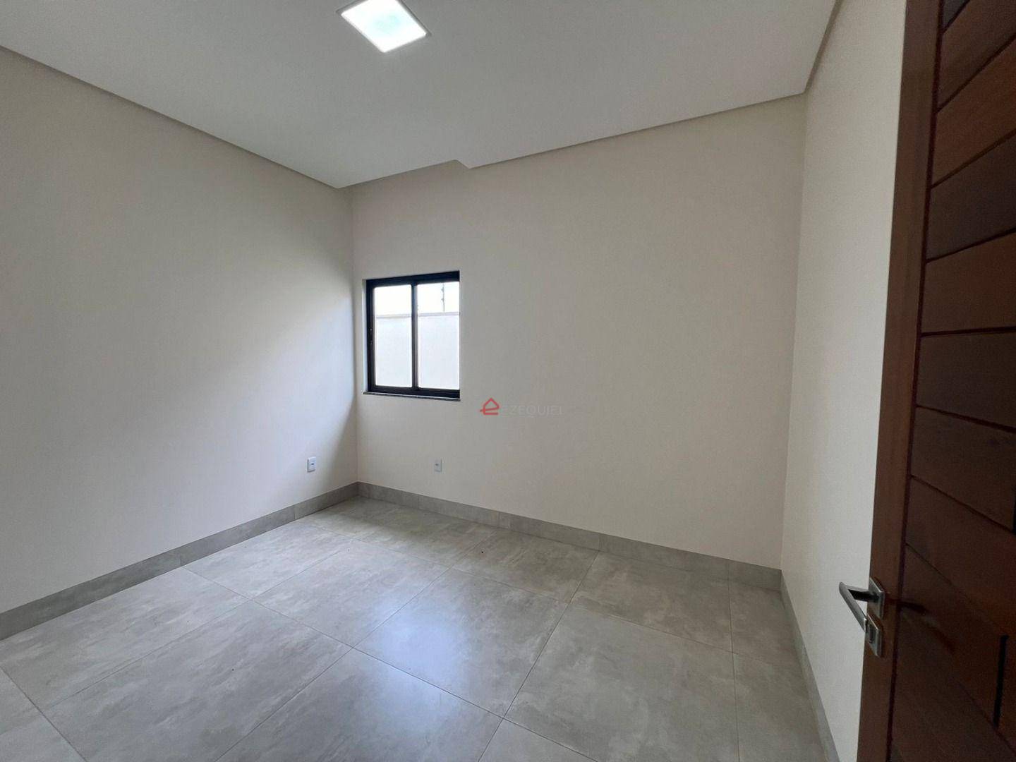 Casa à venda com 3 quartos, 146m² - Foto 2