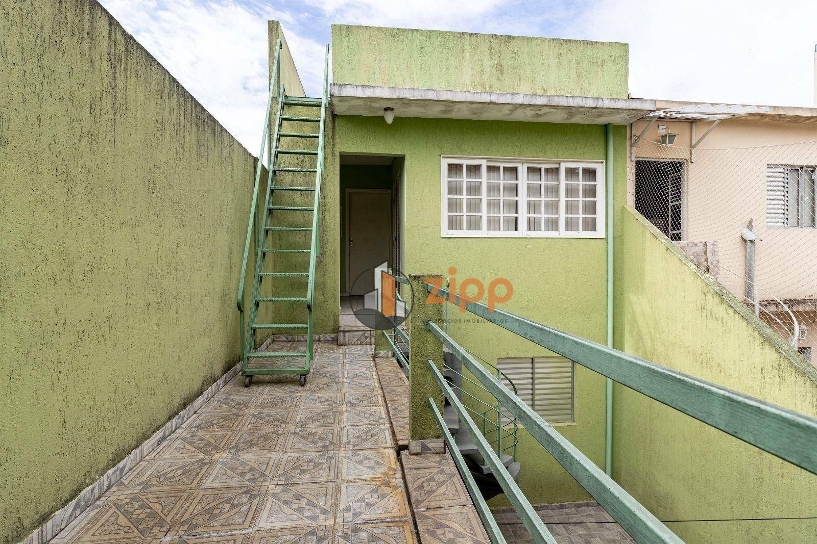 Sobrado à venda com 3 quartos, 200m² - Foto 3