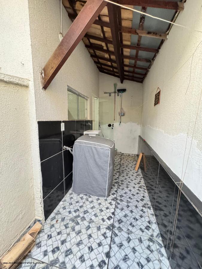 Casa à venda com 2 quartos, 65m² - Foto 4