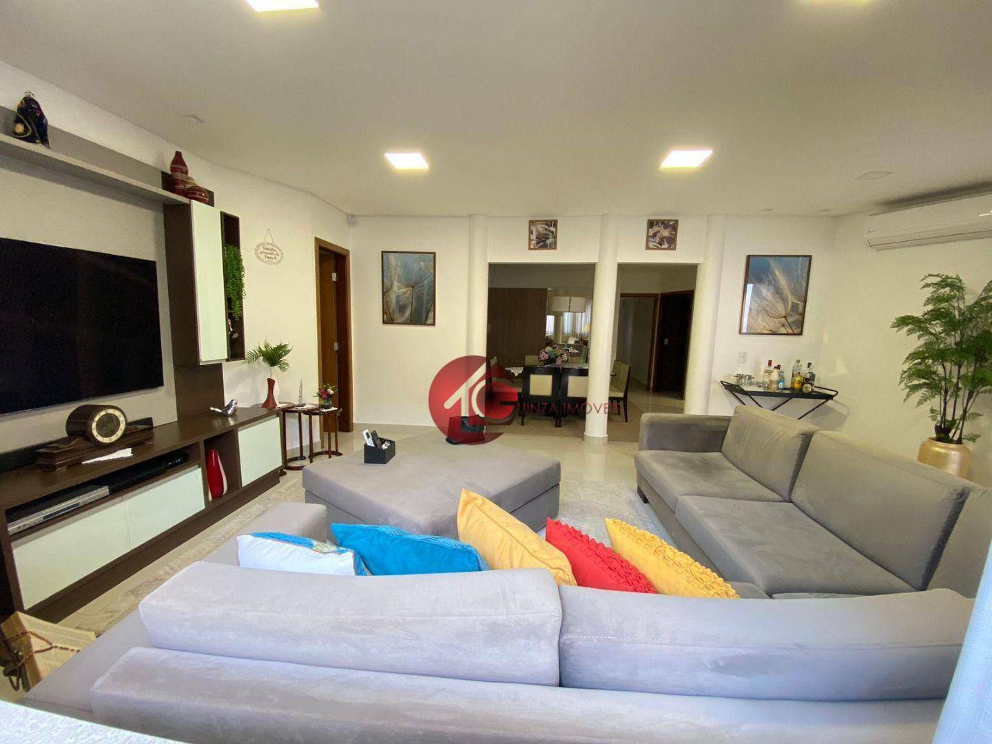 Casa à venda com 3 quartos, 310m² - Foto 2