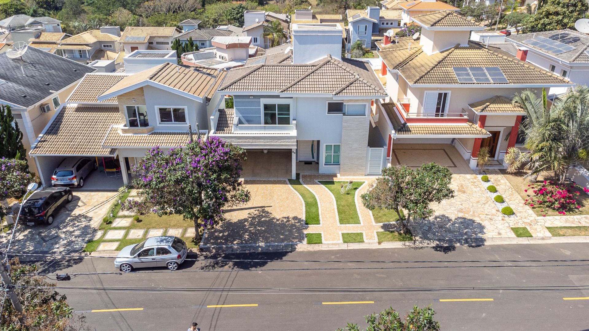 Casa de Condomínio à venda com 4 quartos, 261m² - Foto 1