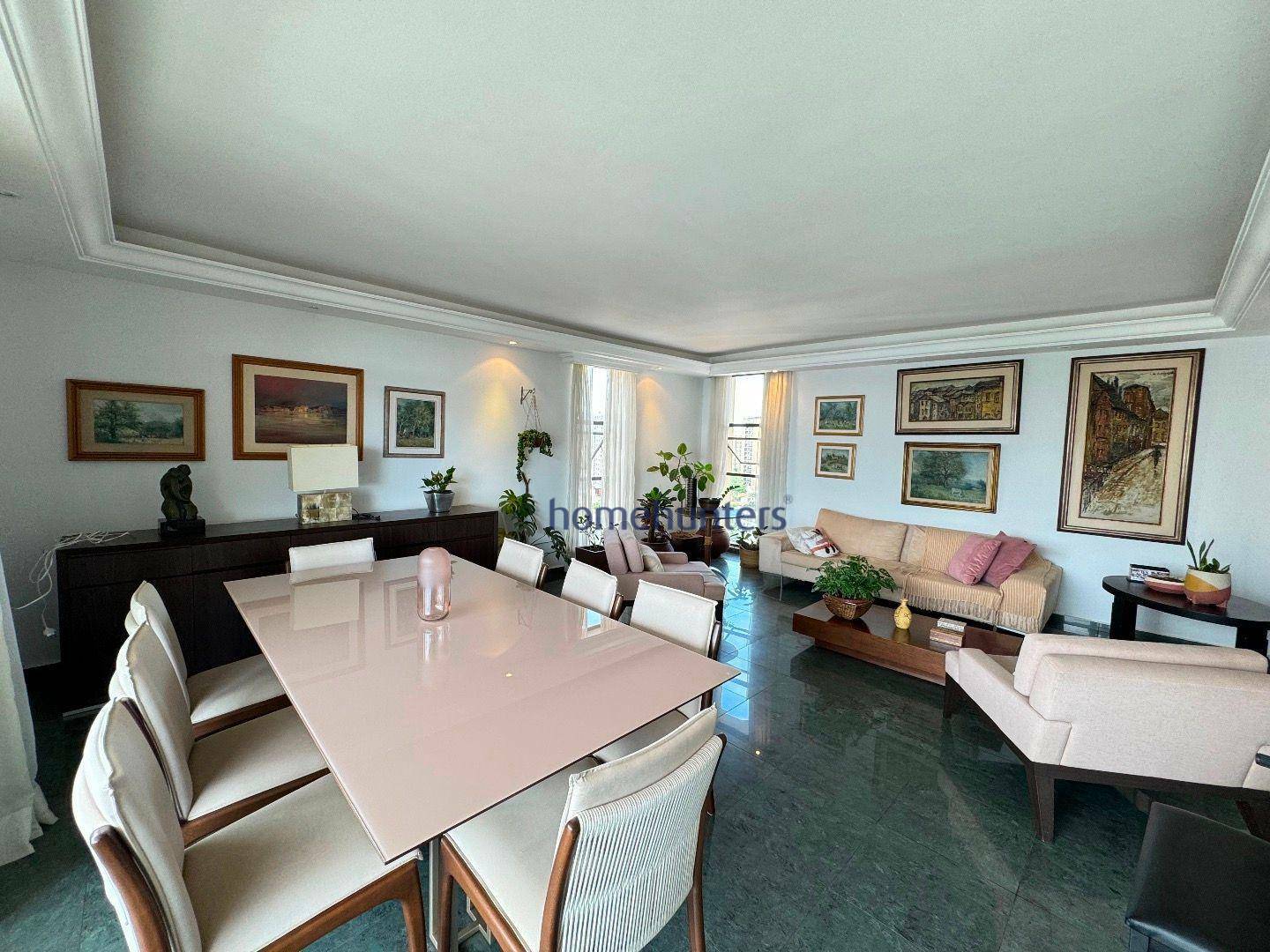Apartamento para alugar com 4 quartos, 217m² - Foto 1