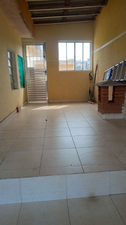 Sobrado à venda com 2 quartos, 180m² - Foto 4