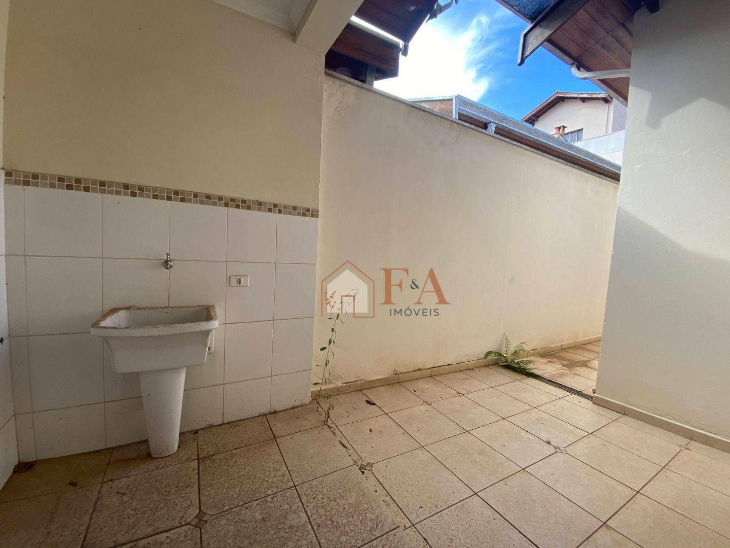 Casa à venda com 3 quartos, 119m² - Foto 13