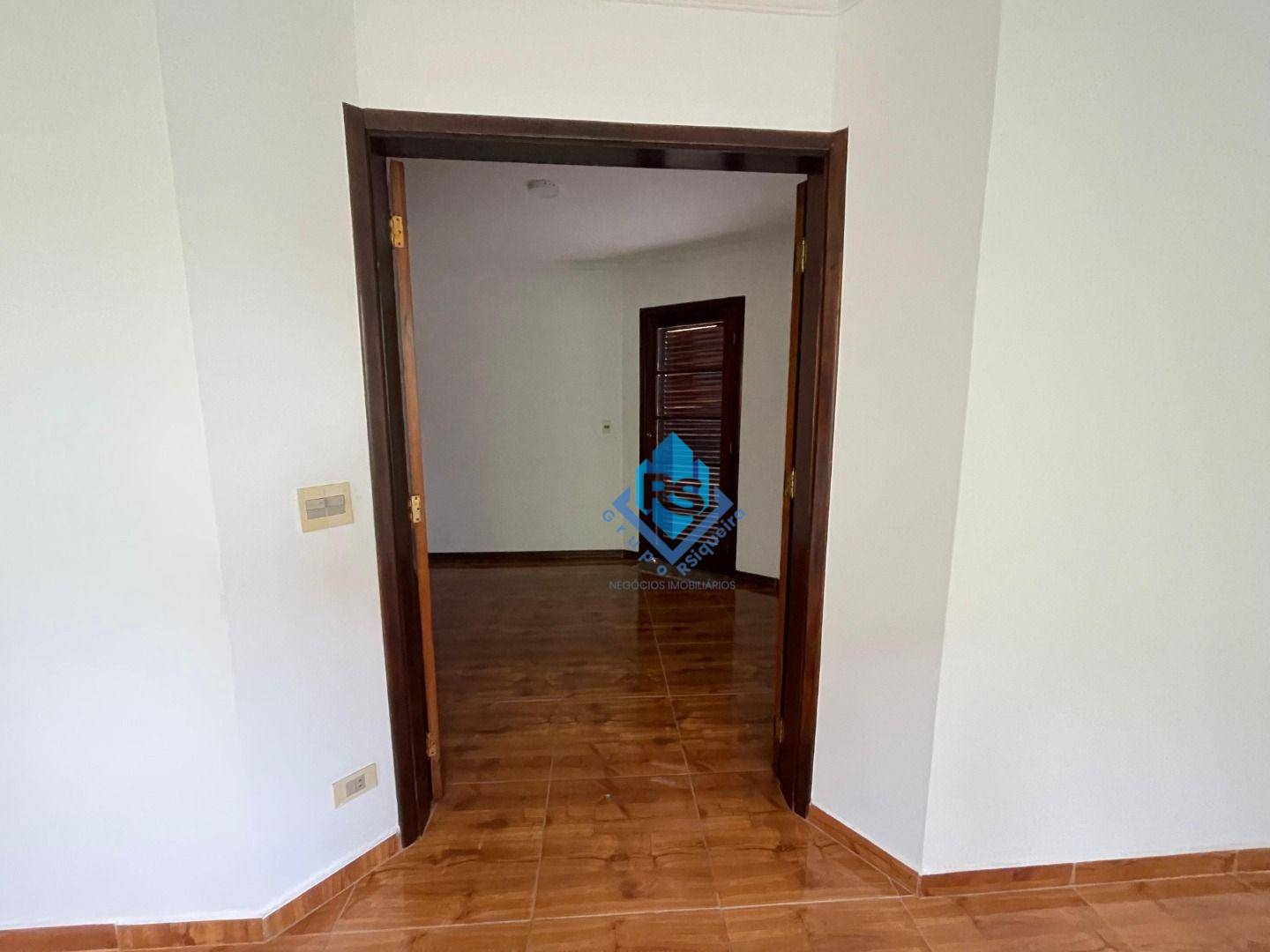 Sobrado à venda e aluguel com 4 quartos, 361m² - Foto 14