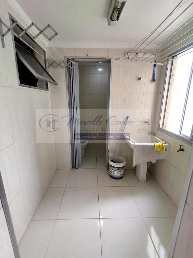 Apartamento para alugar com 2 quartos, 70m² - Foto 18