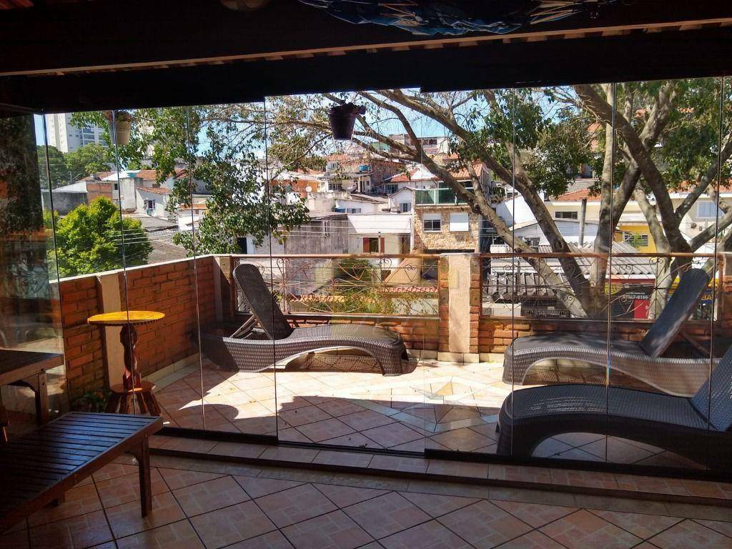 Sobrado à venda com 6 quartos, 200m² - Foto 3