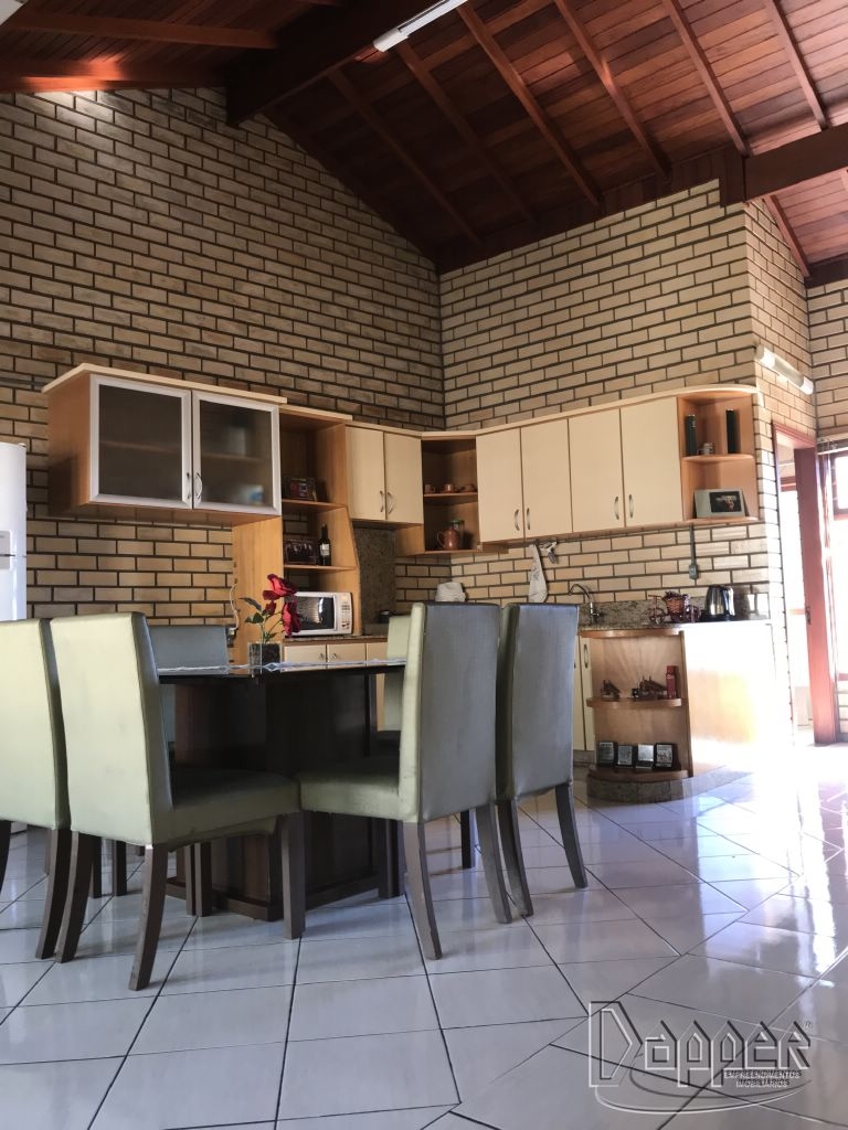 Casa à venda com 5 quartos, 244m² - Foto 7