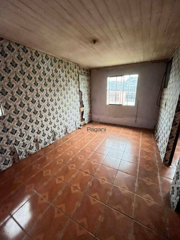 Casa à venda com 5 quartos, 96m² - Foto 4