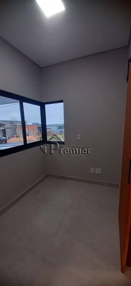 Casa de Condomínio à venda com 3 quartos, 210m² - Foto 4