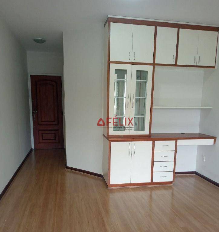 Apartamento à venda com 2 quartos, 76m² - Foto 1