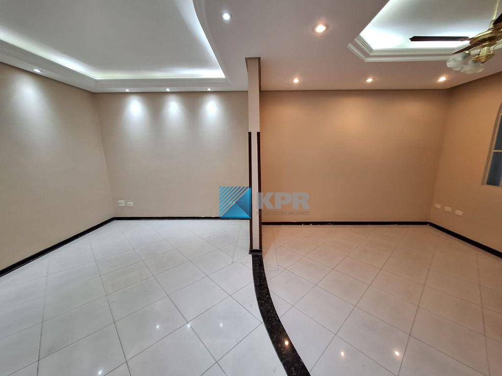 Casa para alugar com 3 quartos, 150m² - Foto 10