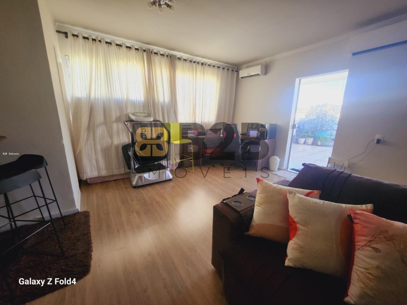 Apartamento à venda com 3 quartos, 140m² - Foto 1