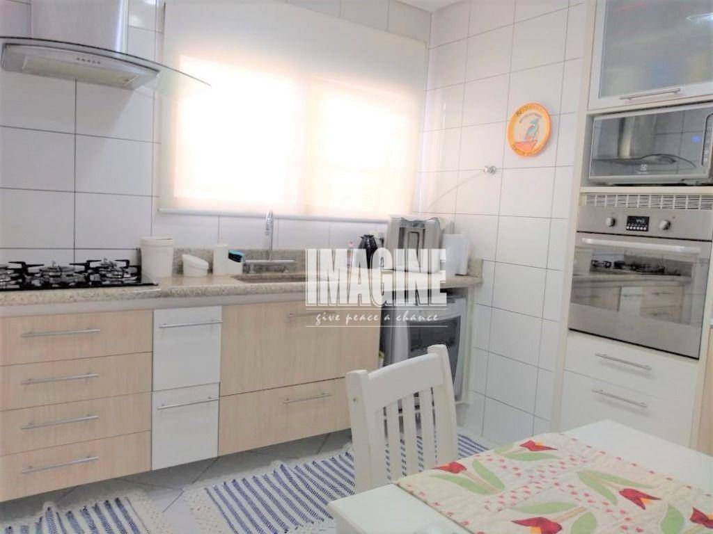 Apartamento à venda com 3 quartos, 151m² - Foto 13