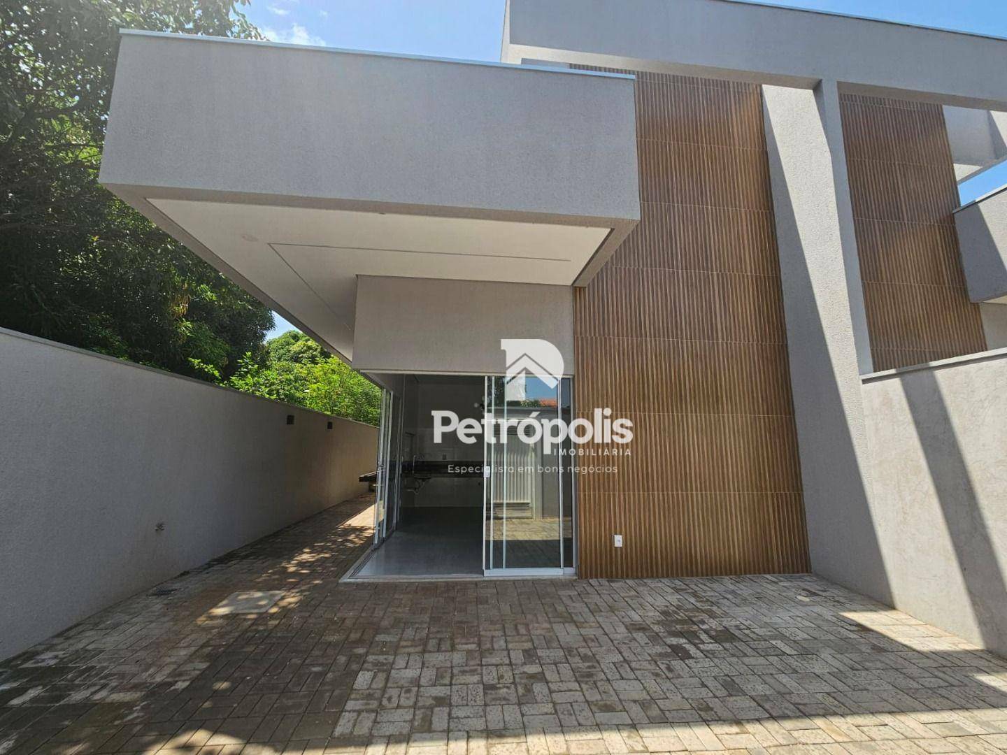 Casa à venda com 3 quartos, 88m² - Foto 1