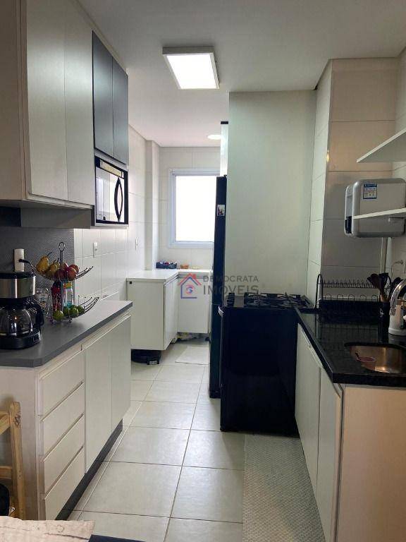 Apartamento à venda com 2 quartos, 56m² - Foto 10