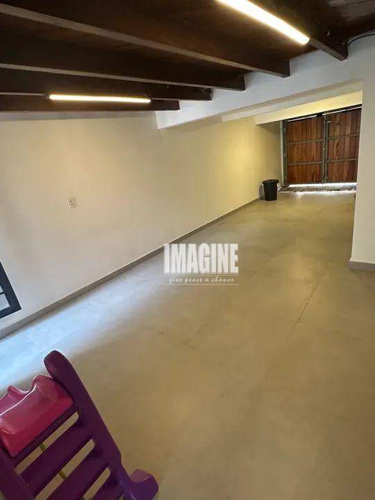 Casa à venda com 4 quartos, 311m² - Foto 15