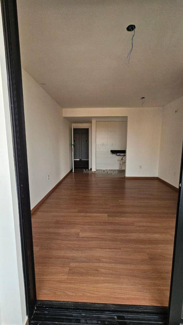 Apartamento à venda com 2 quartos, 67m² - Foto 14