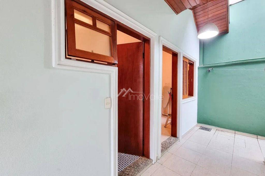 Casa de Condomínio à venda com 3 quartos, 240m² - Foto 11