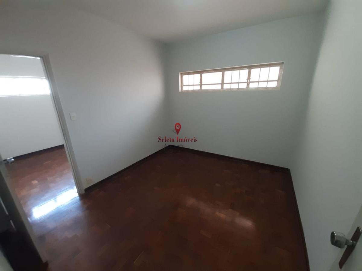 Casa à venda com 3 quartos, 450m² - Foto 8