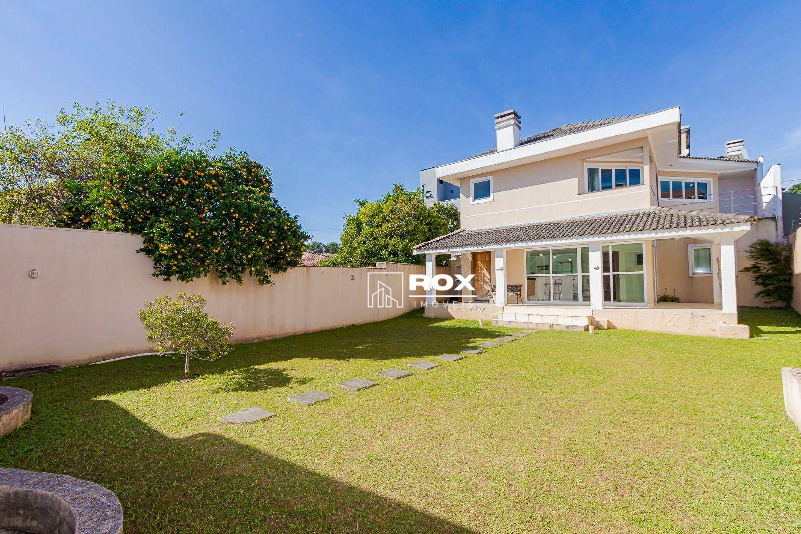 Casa para alugar com 4 quartos, 362m² - Foto 1