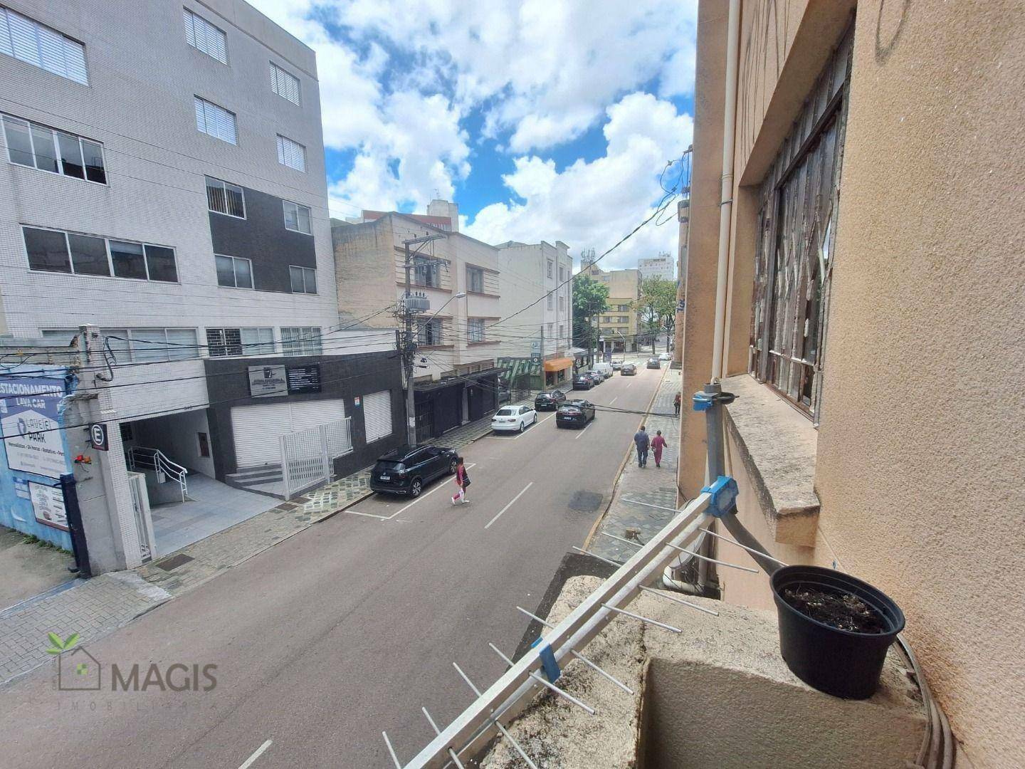 Apartamento à venda com 3 quartos, 115m² - Foto 3