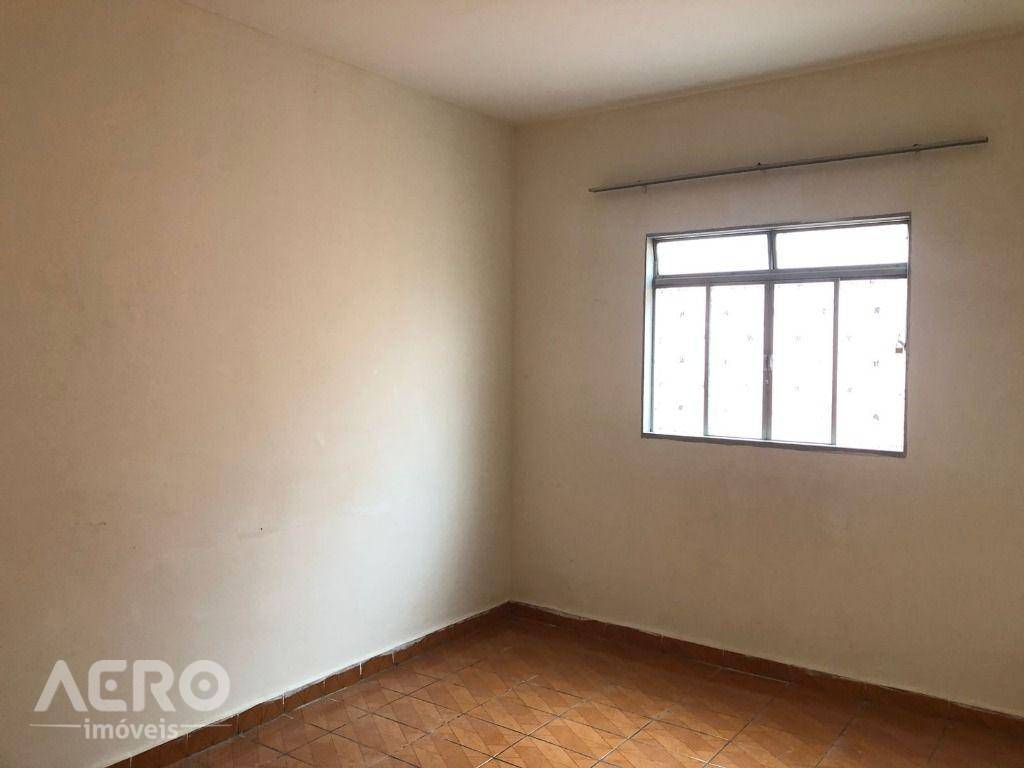 Casa para alugar com 3 quartos, 90m² - Foto 6