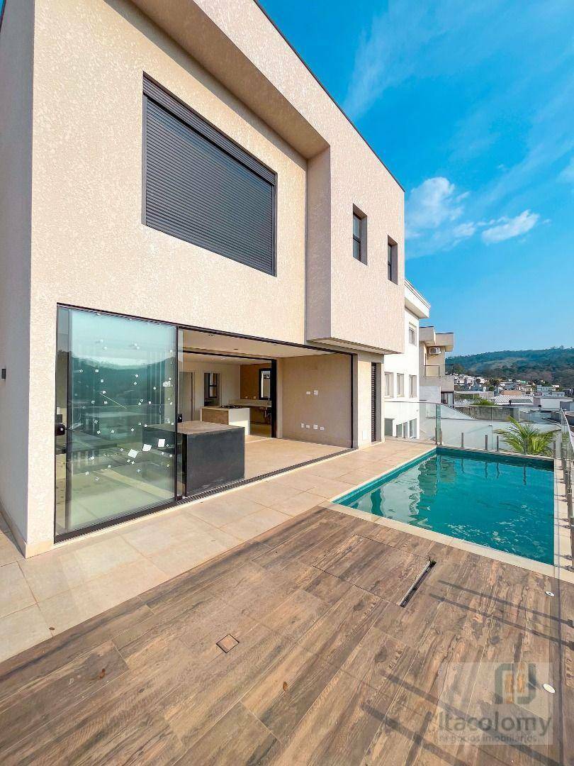 Casa de Condomínio à venda com 3 quartos, 220m² - Foto 2