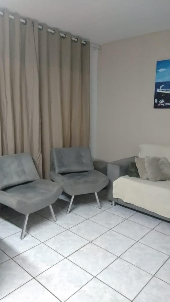 Casa à venda com 3 quartos, 150m² - Foto 2