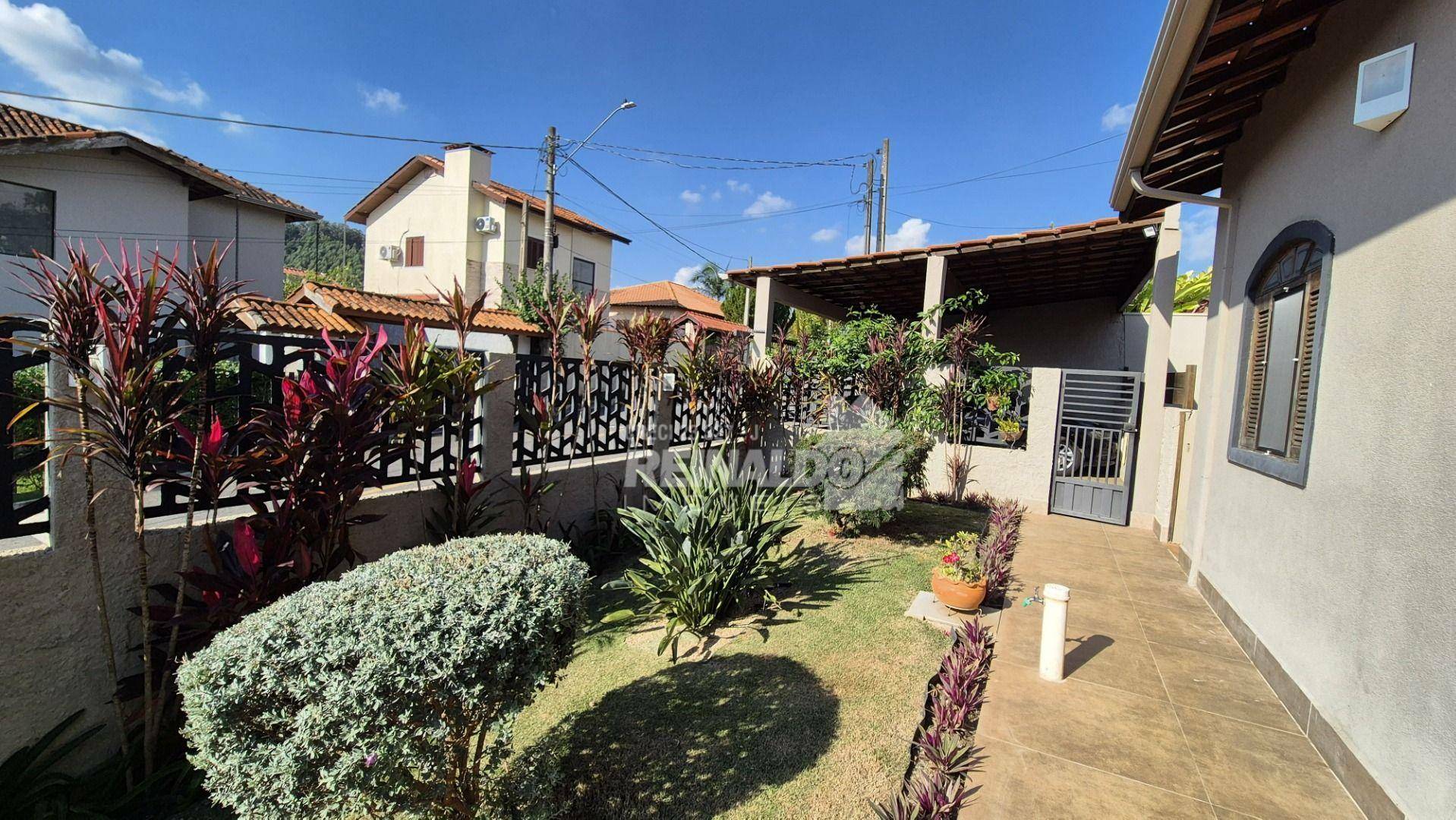 Casa de Condomínio para alugar com 4 quartos, 239m² - Foto 45