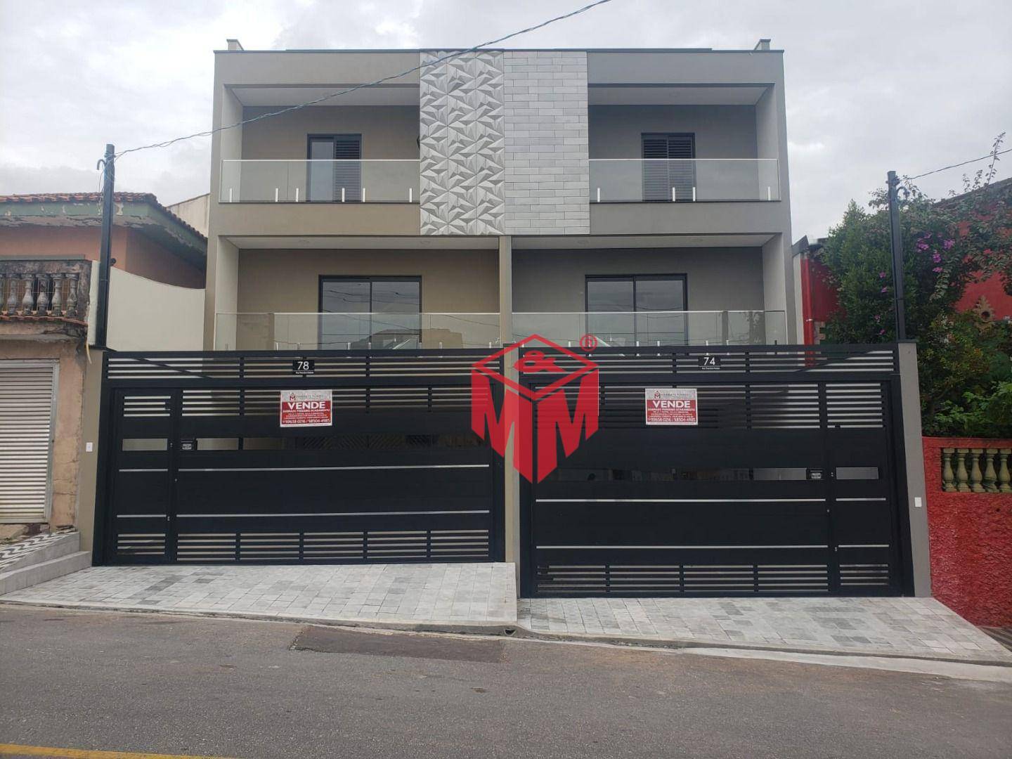 Sobrado à venda com 3 quartos, 201m² - Foto 1