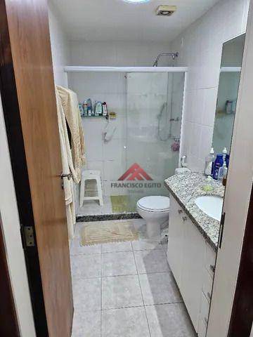 Apartamento à venda com 4 quartos, 210m² - Foto 17